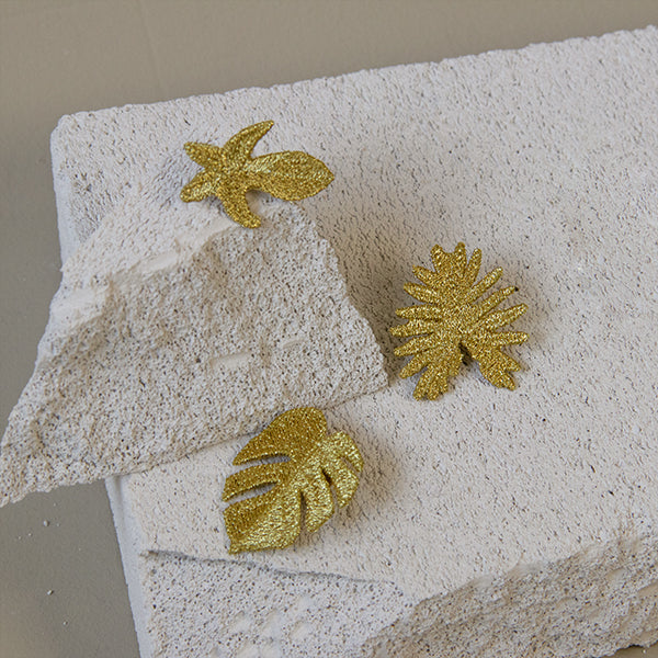 Botanopia - bestickte Goldbroschen, 3 tropische Blätter