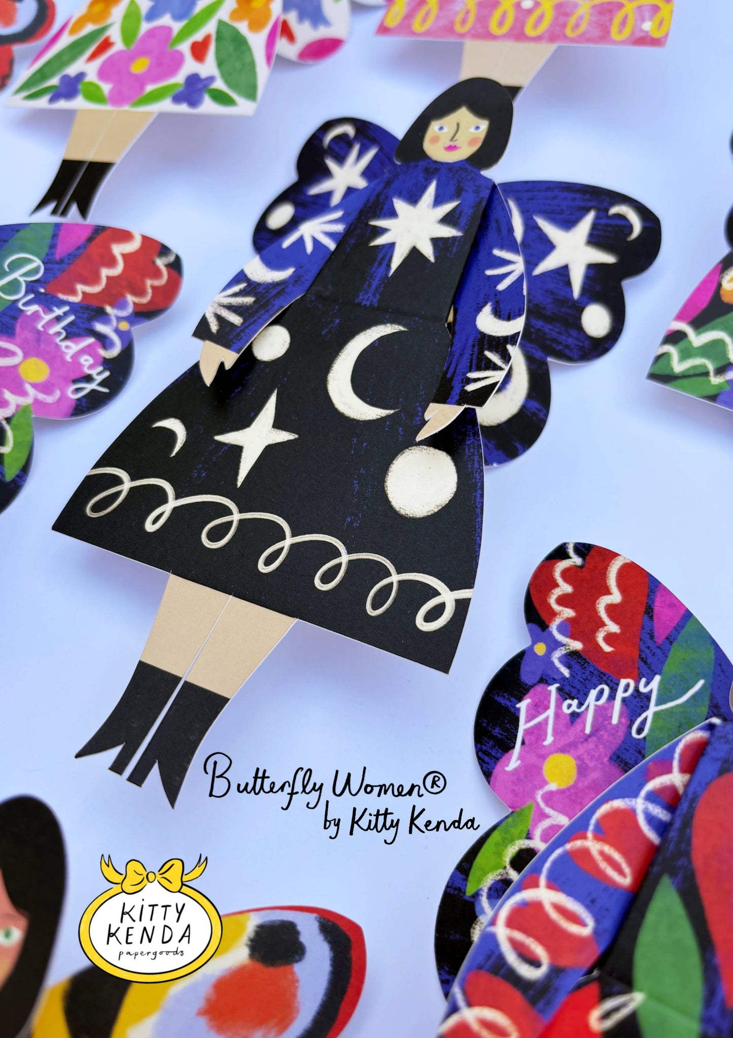 Kitty Kenda Papergoods - Schmetterlingsfrau Sitzende Grußkarte - Kosmisch