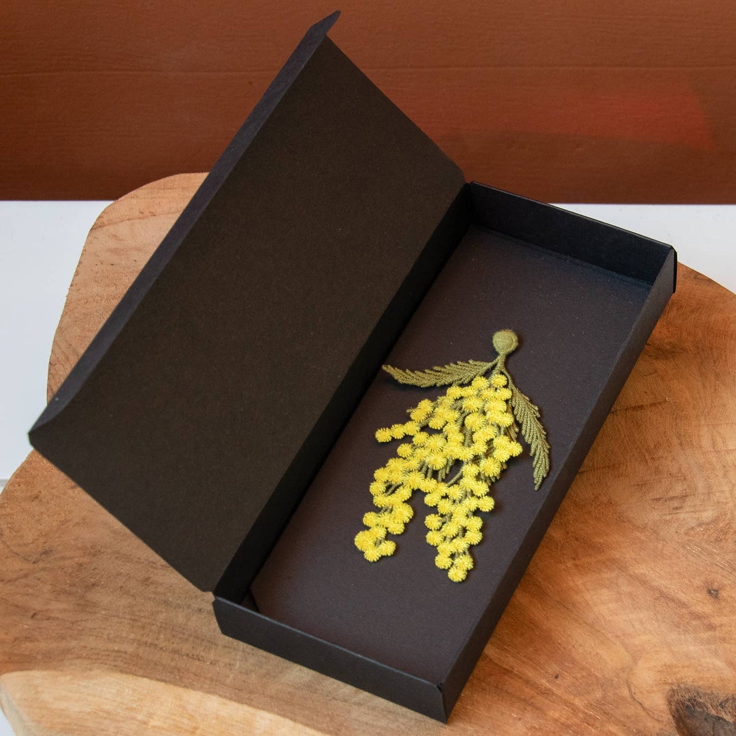Botanopia - gifts , decor and cards for plant lovers - Gestickte Mimosenblüten-Brosche