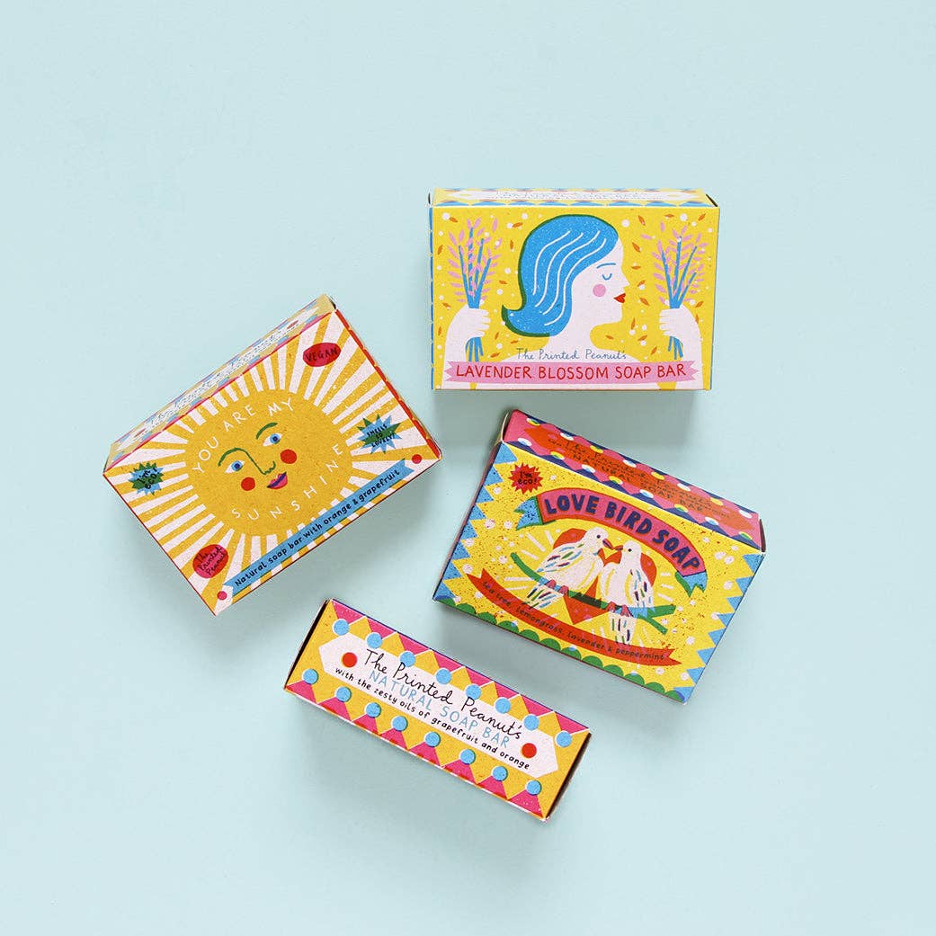 The Printed Peanut Homeware & Stationery - Love Bird Teebaum, Zitronengras, Lavendel & Pfefferminze Natürliche Handgemachte Seife Bar