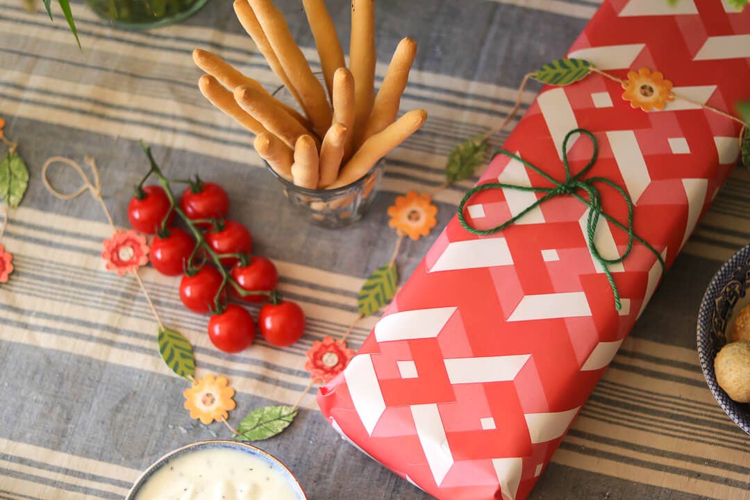 Hadley - Rotes gefaltetes Papier-Geschenkpapier