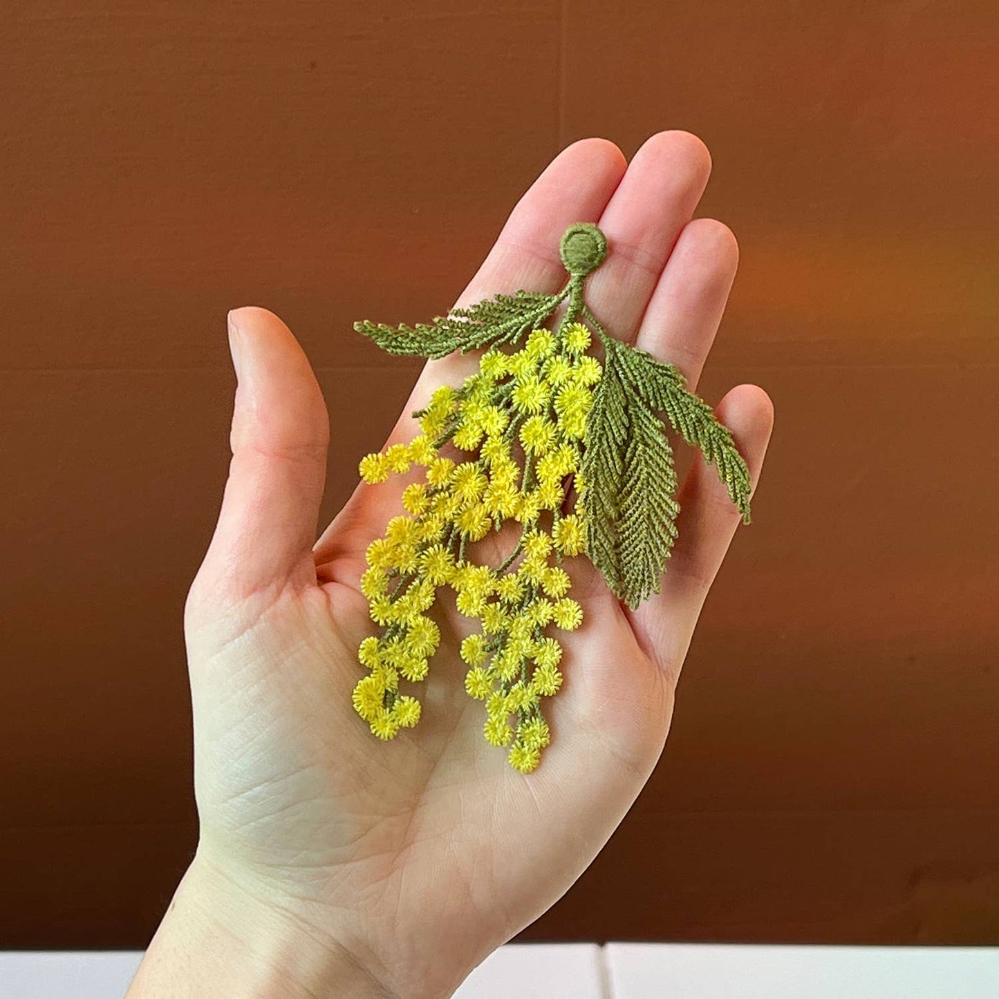 Botanopia - gifts , decor and cards for plant lovers - Gestickte Mimosenblüten-Brosche