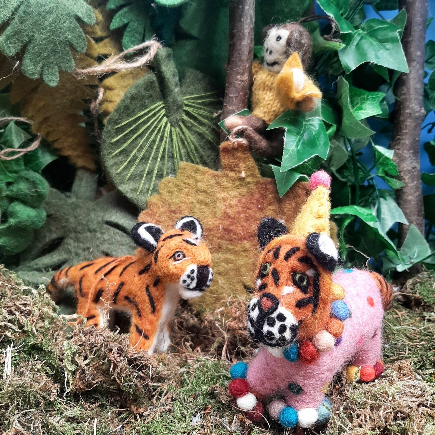 Felt So Good - Handgefertigte Filz-Fiesta-Tiger-Hängedekoration