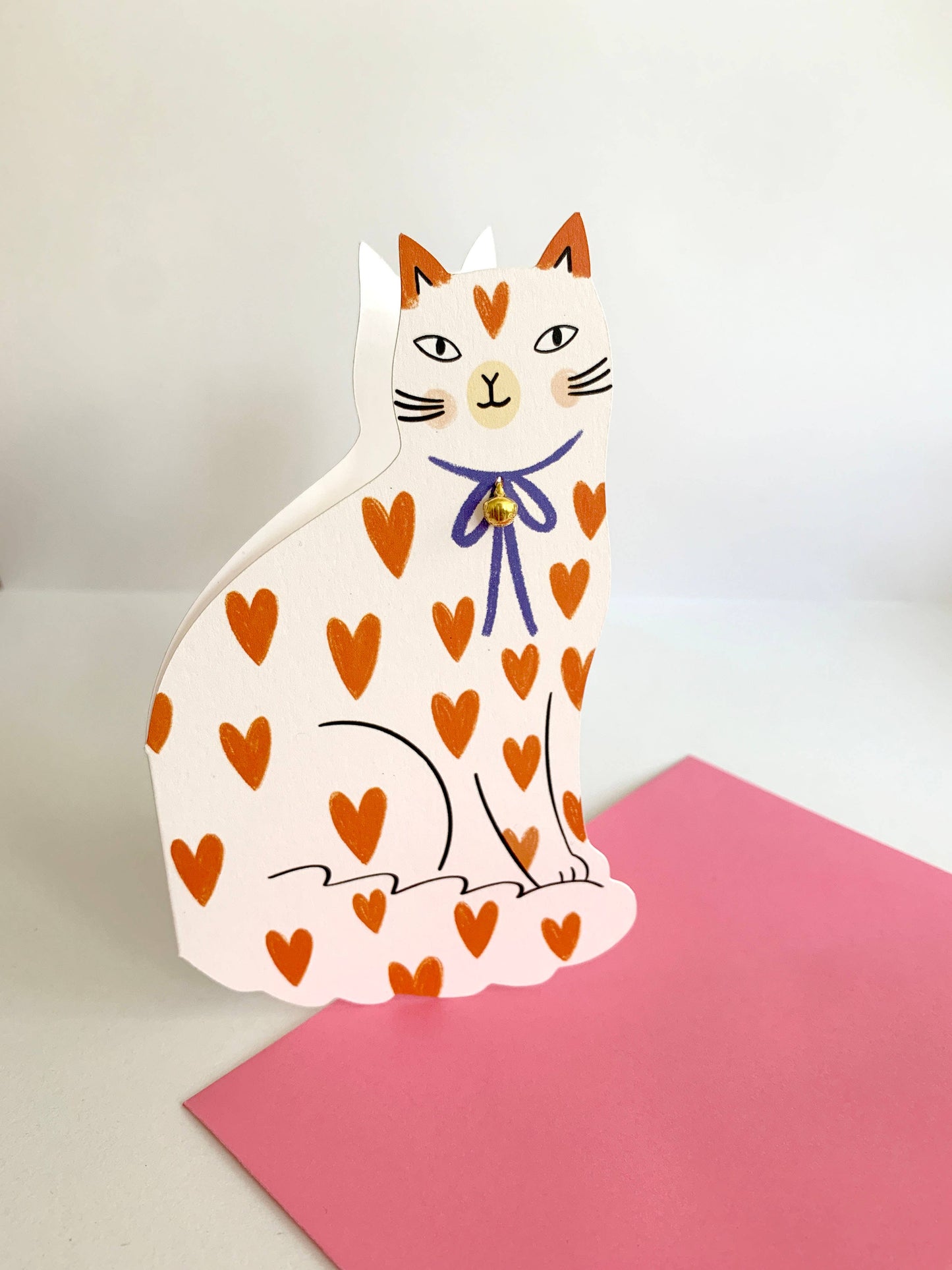 Kitty Kenda Papergoods - Sitzende Katze geformte Grußkarte Loveheart