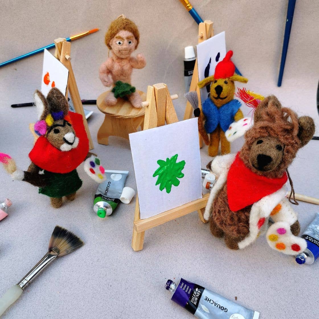 Felt So Good - Handgefertigtes Filzgemälde, Hündchen, Künstler, Hundedekoration