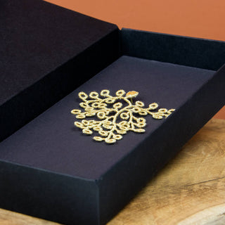 Botanopia - gifts , decor and cards for plant lovers - Goldene gestickte Moosfarn Brosche