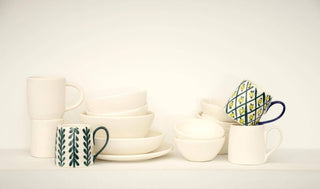 Really Nice Things - Paula Tasse mit Blattmotiv