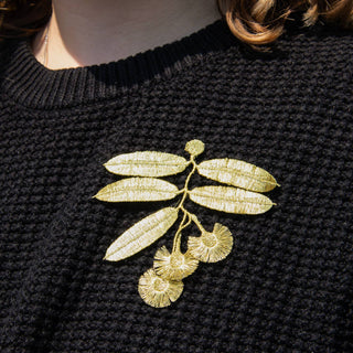 Botanopia - gifts , decor and cards for plant lovers - Gestickte Eukalyptusblüten Brosche