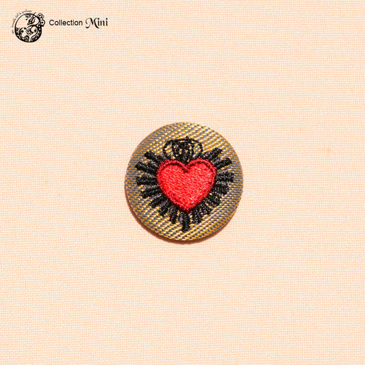 une hirondelle fait le printemps. - gestickte Brosche "Herzchen" braun & schwarz