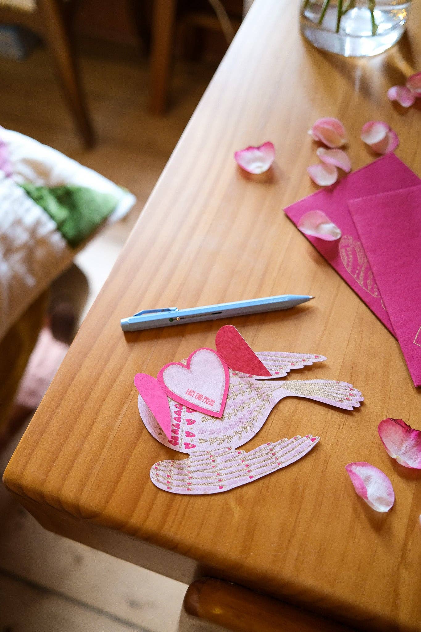 East End Press - Grußkarte mit Herz und Vogelmotiv