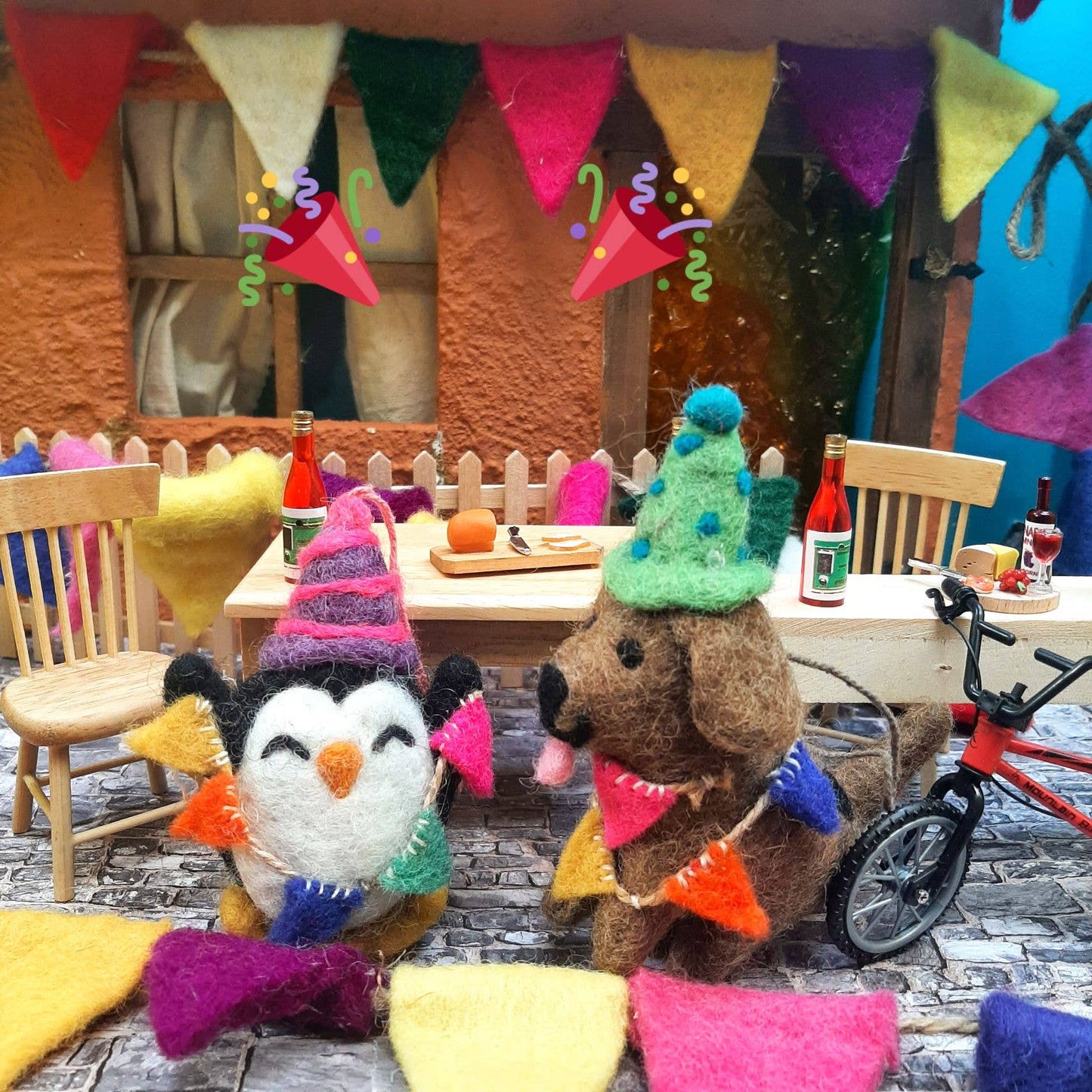 Felt So Good - Handgefertigte Filz-Party-Pooch-Hängedekoration für Hunde