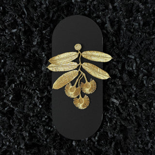 Botanopia - gifts , decor and cards for plant lovers - Gestickte Eukalyptusblüten Brosche