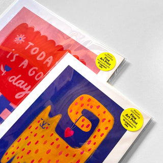Just Cool Design - Life Is Fantastic | Spielerischer Kunstdruck eines rollschuhfahrenden Hundes in A4–A3