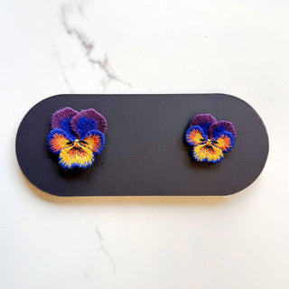 Botanopia - gifts , decor and cards for plant lovers - 💜 Bestickte Stiefmütterchen-Brosche – Violetter Blumen-Anst