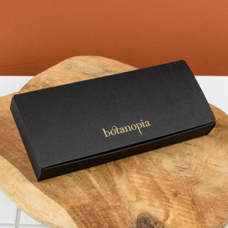 Botanopia - gifts , decor and cards for plant lovers - Gestickte Eukalyptusblüten Brosche