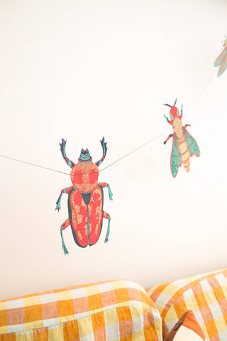 Papierkäfer der Insekten-Girlande von East End Press